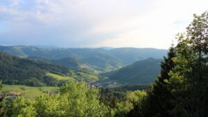 Dieses Bild zeigt eine Webcam-Aufnahme vom Achertal, aufgenommen am Freitag, den 15.05.2026 um 19:30 Uhr. Die Temperatur betrug 9.2°C.