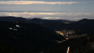 Dieses Bild zeigt eine Webcam-Aufnahme vom Achertal, aufgenommen am Mittwoch, den 04.02.2026 um 04:00 Uhr. Die Temperatur betrug 4.7°C.