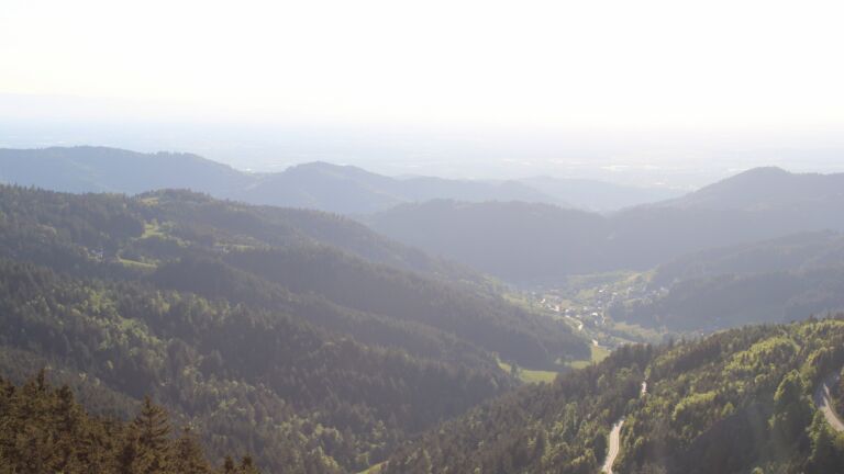 Dieses Bild zeigt eine Webcam-Aufnahme vom Achertal, aufgenommen am Sonntag, den 11.05.2025 um 19:30 Uhr. Die Temperatur betrug 15.2°C.