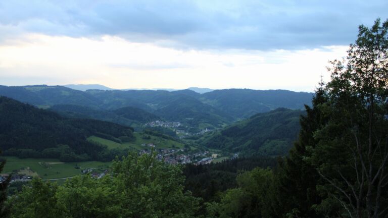 Dieses Bild zeigt eine Webcam-Aufnahme vom Achertal, aufgenommen am Samstag, den 16.05.2026 um 20:20 Uhr. Die Temperatur betrug 7.7°C.