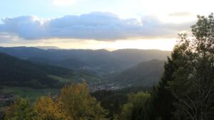 Dieses Bild zeigt eine Webcam-Aufnahme vom Achertal, aufgenommen am Mittwoch, den 28.10.2026 um 16:20 Uhr. Die Temperatur betrug 11.5°C.