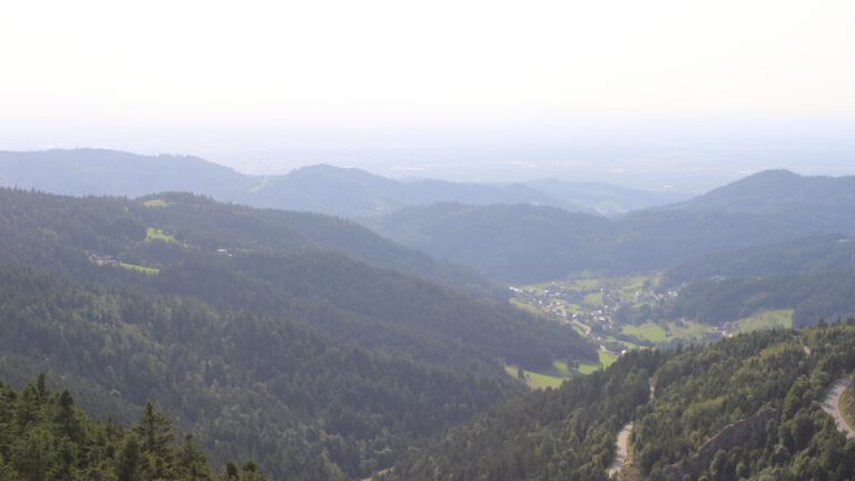 Dieses Bild zeigt eine Webcam-Aufnahme vom Achertal, aufgenommen am Mittwoch, den 06.08.2025 um 17:40 Uhr. Die Temperatur betrug 17.1°C.