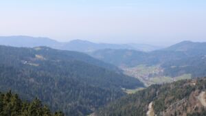 Dieses Bild zeigt eine Webcam-Aufnahme vom Achertal, aufgenommen am Donnerstag, den 19.03.2026 um 12:50 Uhr. Die Temperatur betrug 8.9°C.