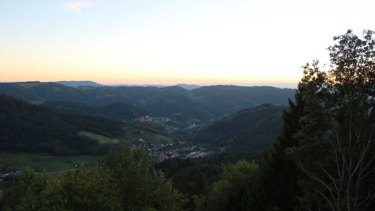 Dieses Bild zeigt eine Webcam-Aufnahme vom Achertal, aufgenommen am Freitag, den 25.09.2026 um 19:20 Uhr. Die Temperatur betrug 18.8°C.