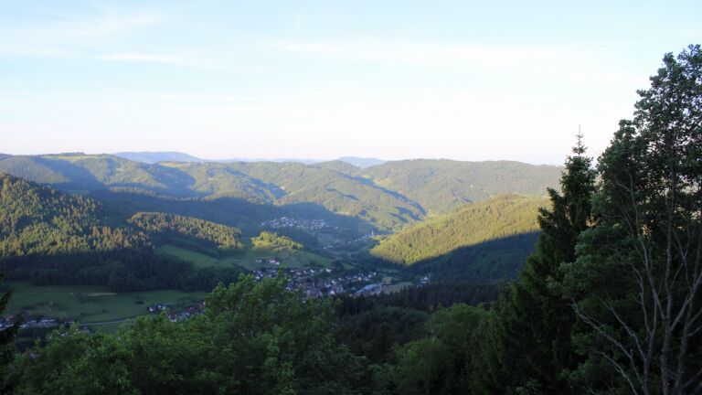 Dieses Bild zeigt eine Webcam-Aufnahme vom Achertal, aufgenommen am Samstag, den 23.05.2026 um 06:40 Uhr. Die Temperatur betrug 18.5°C.
