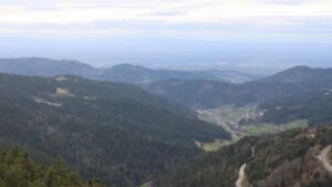 Dieses Bild zeigt eine Webcam-Aufnahme vom Achertal, aufgenommen am Freitag, den 13.03.2026 um 16:30 Uhr. Die Temperatur betrug 8.2°C.