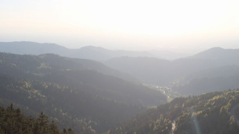 Dieses Bild zeigt eine Webcam-Aufnahme vom Achertal, aufgenommen am Mittwoch, den 22.04.2026 um 19:40 Uhr. Die Temperatur betrug 8.2°C.