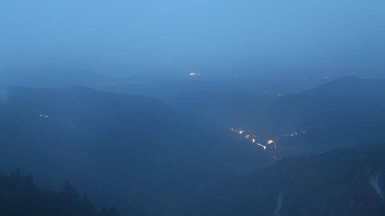 Dieses Bild zeigt eine Webcam-Aufnahme vom Achertal, aufgenommen am Mittwoch, den 22.10.2025 um 07:30 Uhr. Die Temperatur betrug 7.6°C.
