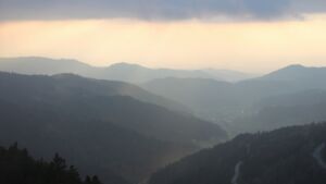 Dieses Bild zeigt eine Webcam-Aufnahme vom Achertal, aufgenommen am Dienstag, den 14.04.2026 um 19:40 Uhr. Die Temperatur betrug 3.4°C.