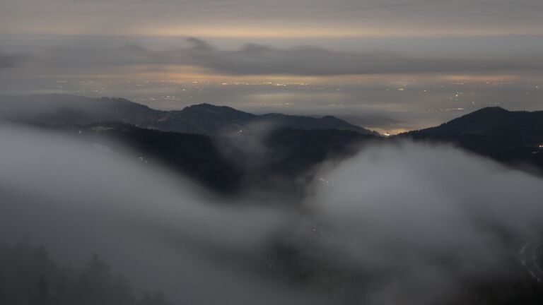 Dieses Bild zeigt eine Webcam-Aufnahme vom Achertal, aufgenommen am Samstag, den 31.01.2026 um 21:00 Uhr. Die Temperatur betrug 2.8°C.