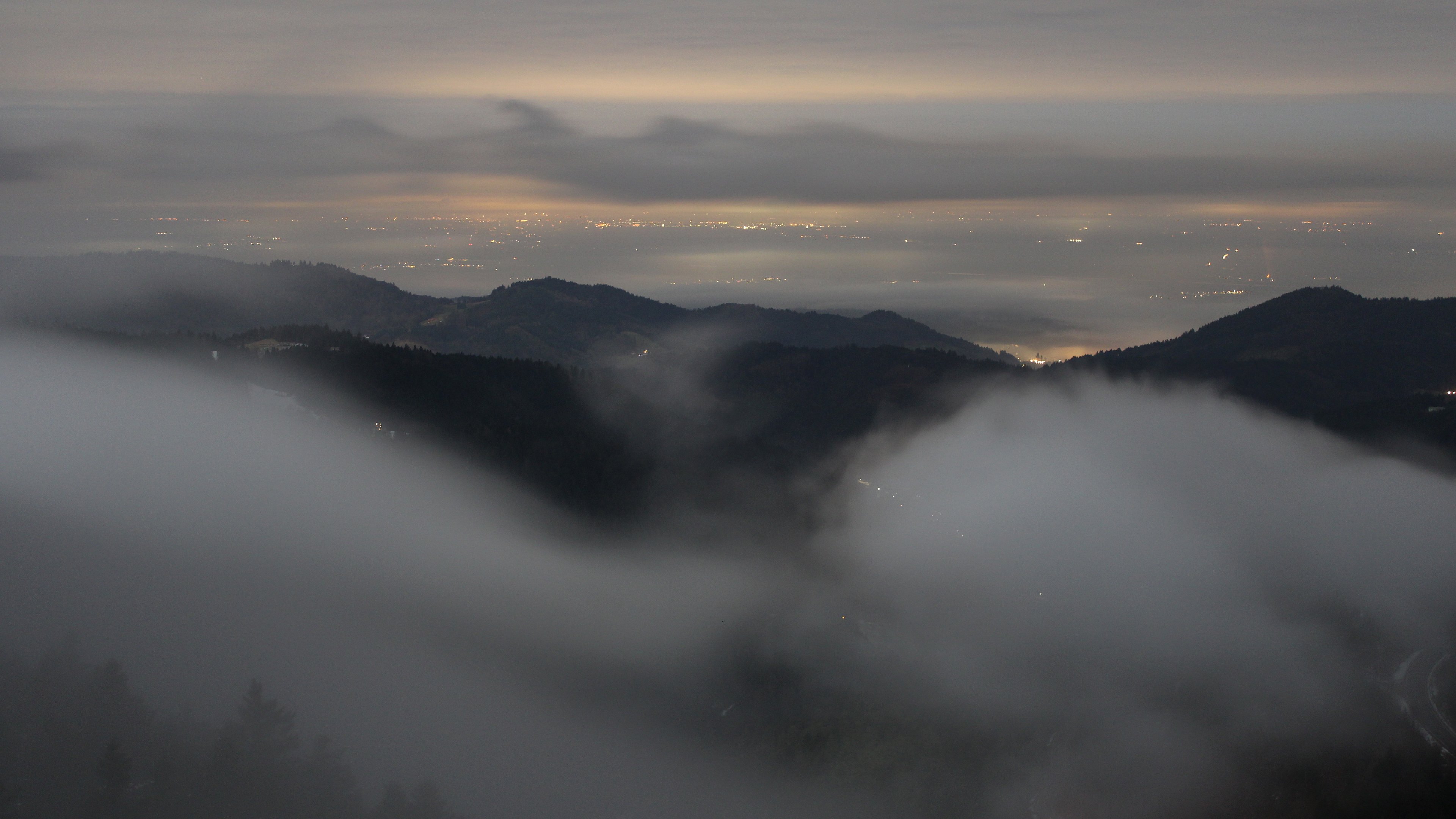 Dieses Bild zeigt eine Webcam-Aufnahme vom Achertal, aufgenommen am Samstag, den 31.01.2026 um 21:00 Uhr. Die Temperatur betrug 2.8°C.