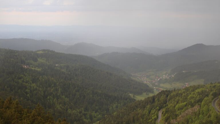 Dieses Bild zeigt eine Webcam-Aufnahme vom Achertal, aufgenommen am Sonntag, den 03.05.2026 um 06:50 Uhr. Die Temperatur betrug 11.4°C.