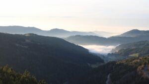 Dieses Bild zeigt eine Webcam-Aufnahme vom Achertal, aufgenommen am Sonntag, den 21.12.2025 um 15:50 Uhr. Die Temperatur betrug 7.2°C.