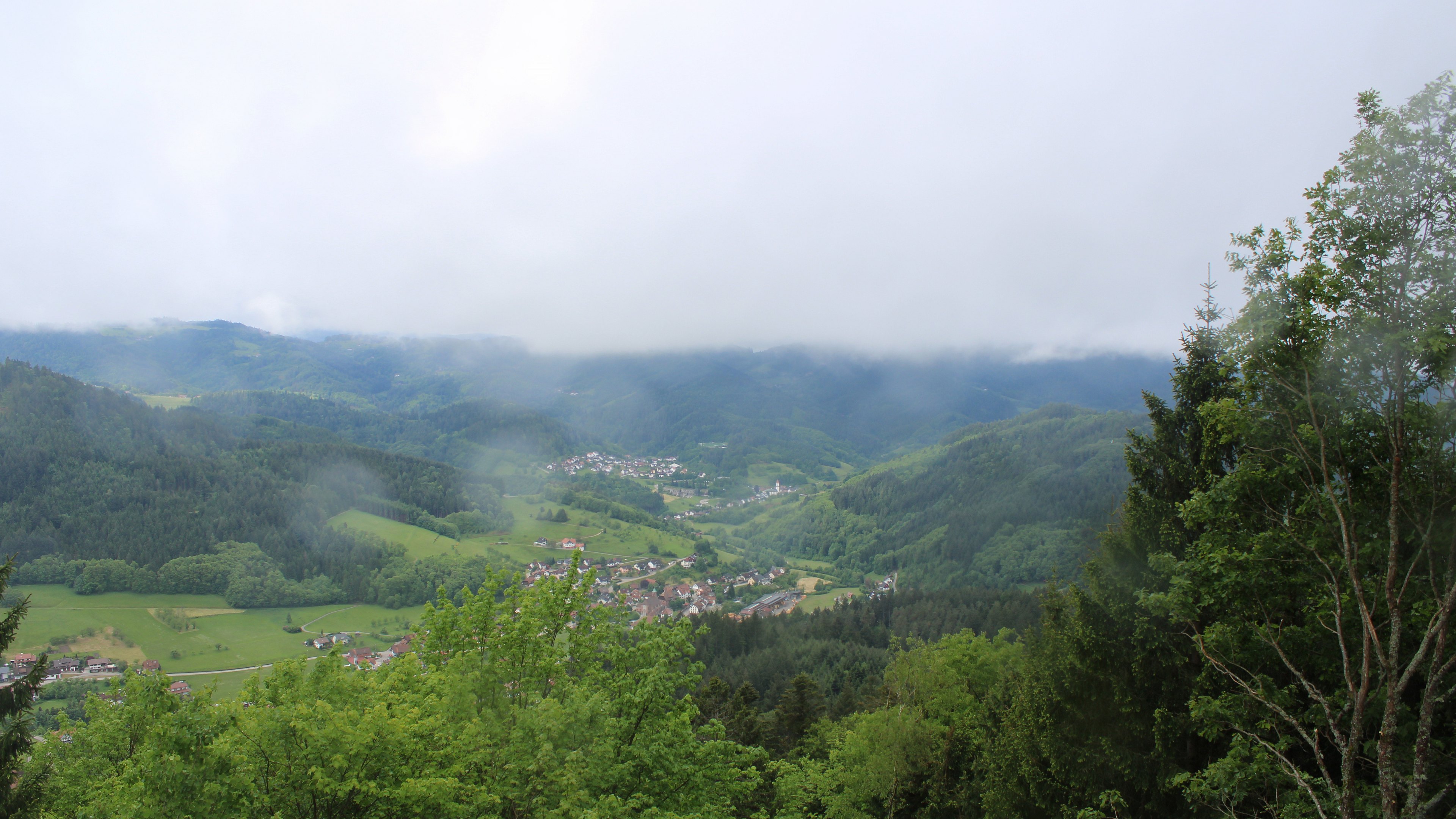 Dieses Bild zeigt eine Webcam-Aufnahme vom Achertal, aufgenommen am Freitag, den 15.05.2026 um 09:20 Uhr. Die Temperatur betrug 4.1°C.