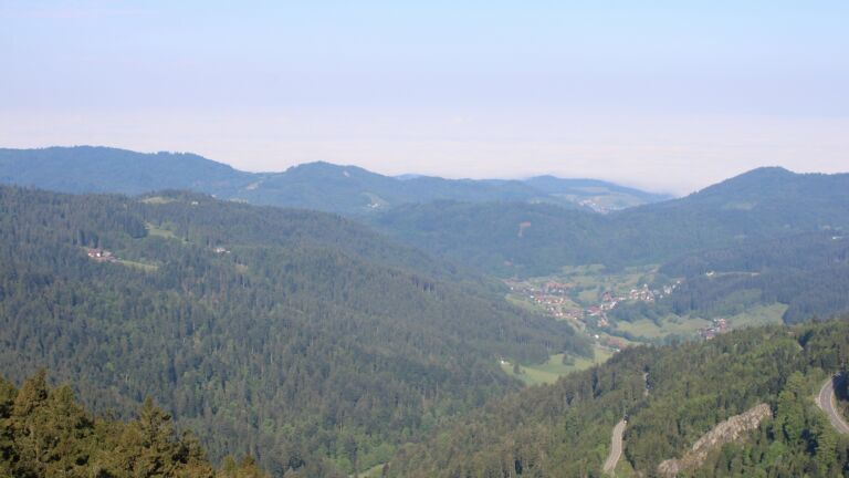 Dieses Bild zeigt eine Webcam-Aufnahme vom Achertal, aufgenommen am Freitag, den 08.05.2026 um 09:00 Uhr. Die Temperatur betrug 8.1°C.