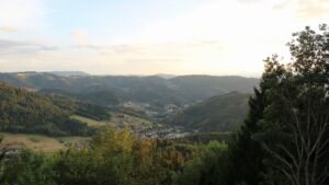 Dieses Bild zeigt eine Webcam-Aufnahme vom Achertal, aufgenommen am Donnerstag, den 20.08.2026 um 20:10 Uhr. Die Temperatur betrug 19.1°C.