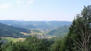 Dieses Bild zeigt eine Webcam-Aufnahme vom Achertal, aufgenommen am Sonntag, den 28.06.2026 um 12:00 Uhr. Die Temperatur betrug 29.8°C.