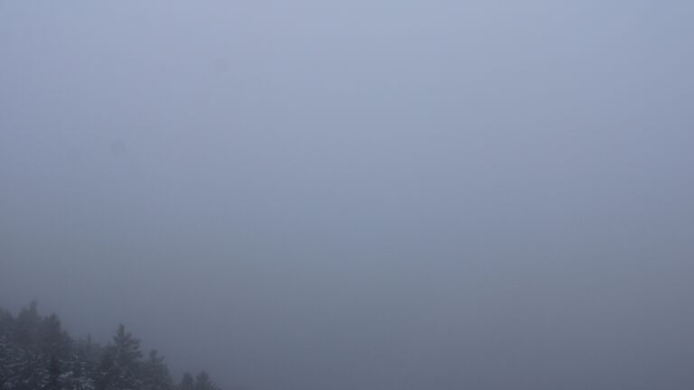 Dieses Bild zeigt eine Webcam-Aufnahme vom Achertal, aufgenommen am Dienstag, den 25.11.2025 um 09:20 Uhr. Die Temperatur betrug -0.1°C.