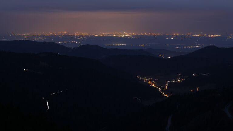 Dieses Bild zeigt eine Webcam-Aufnahme vom Achertal, aufgenommen am Samstag, den 20.12.2025 um 07:30 Uhr. Die Temperatur betrug 5.8°C.