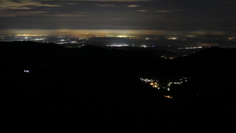 Dieses Bild zeigt eine Webcam-Aufnahme vom Achertal, aufgenommen am Dienstag, den 10.02.2026 um 03:00 Uhr. Die Temperatur betrug 3.3°C.