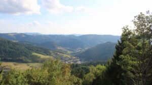 Dieses Bild zeigt eine Webcam-Aufnahme vom Achertal, aufgenommen am Samstag, den 22.08.2026 um 18:40 Uhr. Die Temperatur betrug 23°C.
