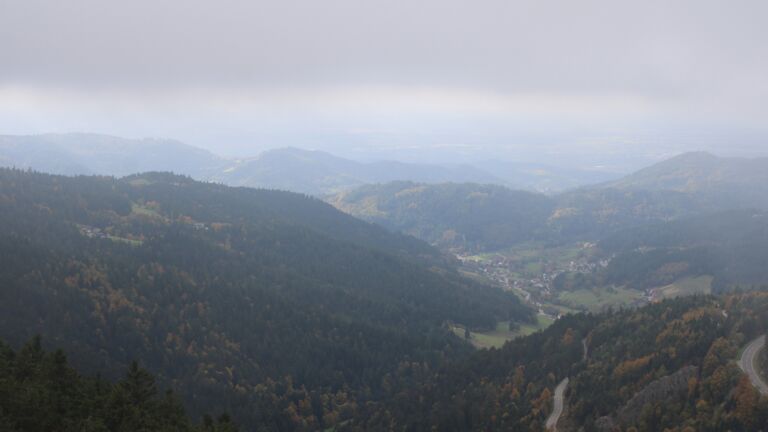 Dieses Bild zeigt eine Webcam-Aufnahme vom Achertal, aufgenommen am Montag, den 13.10.2025 um 16:00 Uhr. Die Temperatur betrug 6.6°C.