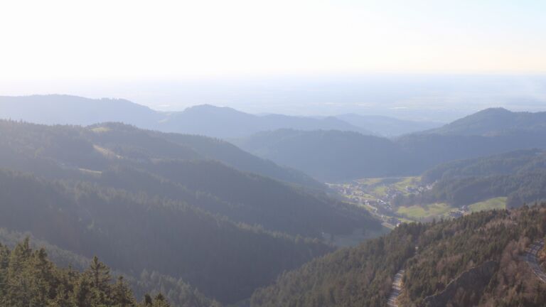 Dieses Bild zeigt eine Webcam-Aufnahme vom Achertal, aufgenommen am Montag, den 02.03.2026 um 16:50 Uhr. Die Temperatur betrug 11°C.