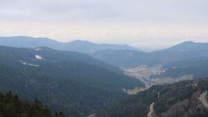 Dieses Bild zeigt eine Webcam-Aufnahme vom Achertal, aufgenommen am Montag, den 09.02.2026 um 13:20 Uhr. Die Temperatur betrug 2.1°C.