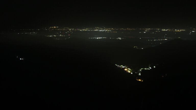 Dieses Bild zeigt eine Webcam-Aufnahme vom Achertal, aufgenommen am Samstag, den 04.10.2025 um 06:10 Uhr. Die Temperatur betrug 8.1°C.