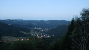 Dieses Bild zeigt eine Webcam-Aufnahme vom Achertal, aufgenommen am Samstag, den 08.08.2026 um 05:30 Uhr. Die Temperatur betrug 17.5°C.