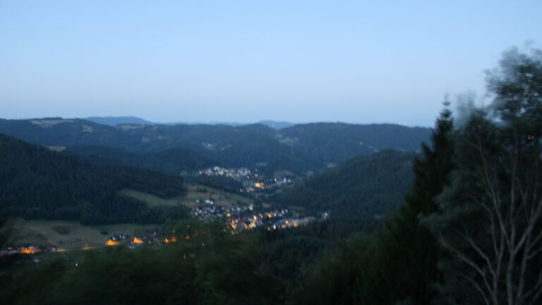 Dieses Bild zeigt eine Webcam-Aufnahme vom Achertal, aufgenommen am Samstag, den 08.08.2026 um 05:30 Uhr. Die Temperatur betrug 17.5°C.