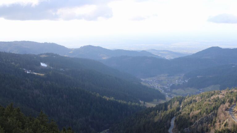 Dieses Bild zeigt eine Webcam-Aufnahme vom Achertal, aufgenommen am Samstag, den 07.02.2026 um 15:20 Uhr. Die Temperatur betrug 8.4°C.