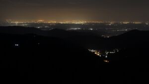 Dieses Bild zeigt eine Webcam-Aufnahme vom Achertal, aufgenommen am Samstag, den 21.03.2026 um 04:50 Uhr. Die Temperatur betrug 4.4°C.