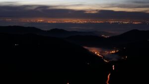 Dieses Bild zeigt eine Webcam-Aufnahme vom Achertal, aufgenommen am Sonntag, den 21.12.2025 um 17:40 Uhr. Die Temperatur betrug 6.4°C.