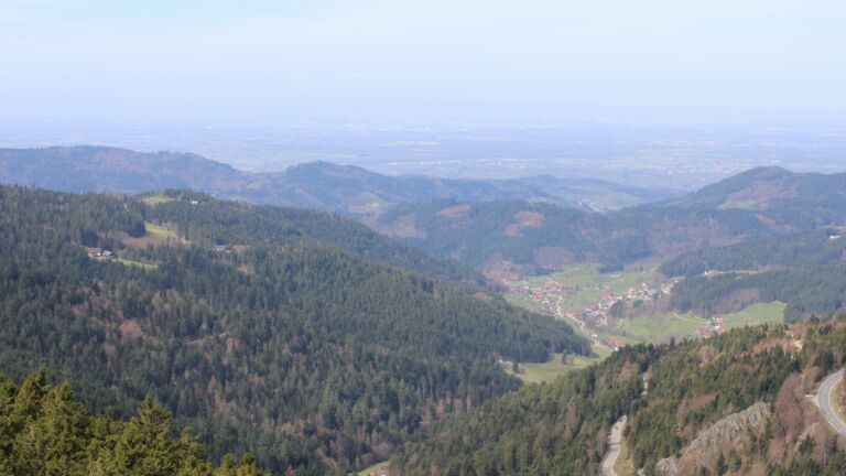 Dieses Bild zeigt eine Webcam-Aufnahme vom Achertal, aufgenommen am Montag, den 06.04.2026 um 11:50 Uhr. Die Temperatur betrug 11.2°C.