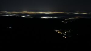 Dieses Bild zeigt eine Webcam-Aufnahme vom Achertal, aufgenommen am Mittwoch, den 25.02.2026 um 04:30 Uhr. Die Temperatur betrug 8.6°C.