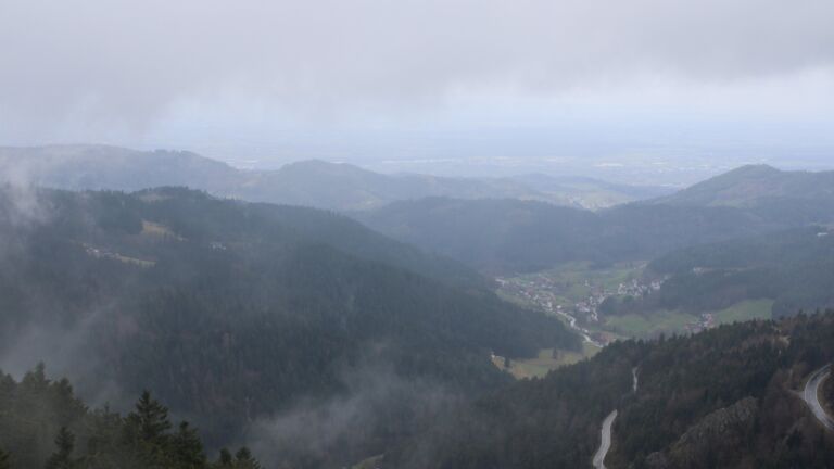 Dieses Bild zeigt eine Webcam-Aufnahme vom Achertal, aufgenommen am Mittwoch, den 11.03.2026 um 12:00 Uhr. Die Temperatur betrug 5.2°C.