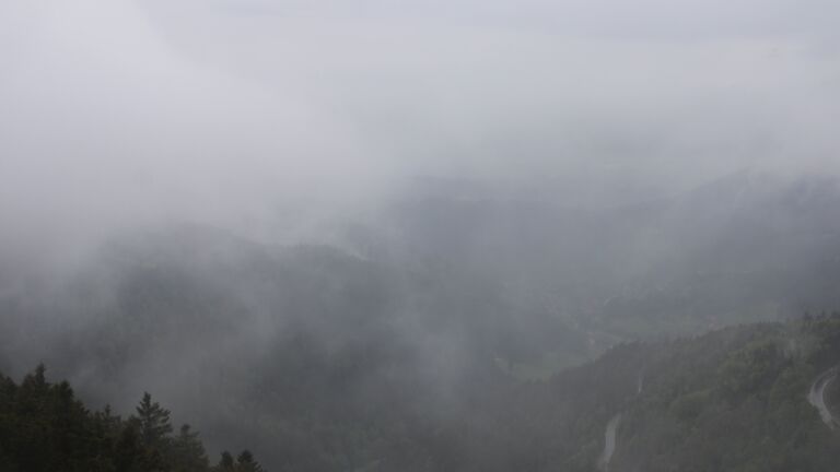 Dieses Bild zeigt eine Webcam-Aufnahme vom Achertal, aufgenommen am Mittwoch, den 06.05.2026 um 18:30 Uhr. Die Temperatur betrug 5.9°C.