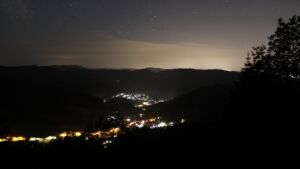 Dieses Bild zeigt eine Webcam-Aufnahme vom Achertal, aufgenommen am Mittwoch, den 17.06.2026 um 02:50 Uhr. Die Temperatur betrug 17.9°C.