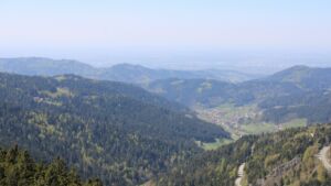 Dieses Bild zeigt eine Webcam-Aufnahme vom Achertal, aufgenommen am Mittwoch, den 22.04.2026 um 13:40 Uhr. Die Temperatur betrug 7.3°C.