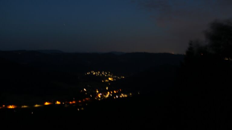 Dieses Bild zeigt eine Webcam-Aufnahme vom Achertal, aufgenommen am Dienstag, den 11.08.2026 um 05:10 Uhr. Die Temperatur betrug 19.9°C.
