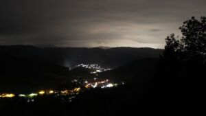 Dieses Bild zeigt eine Webcam-Aufnahme vom Achertal, aufgenommen am Montag, den 21.09.2026 um 00:30 Uhr. Die Temperatur betrug 12.6°C.