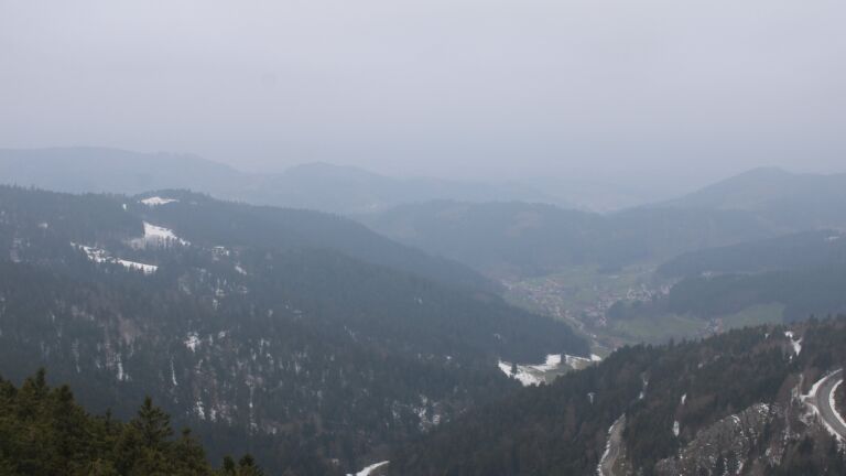 Dieses Bild zeigt eine Webcam-Aufnahme vom Achertal, aufgenommen am Freitag, den 03.04.2026 um 10:00 Uhr. Die Temperatur betrug 2.9°C.