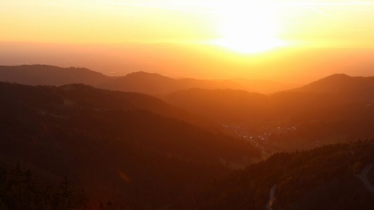 Dieses Bild zeigt eine Webcam-Aufnahme vom Achertal, aufgenommen am Dienstag, den 07.04.2026 um 20:00 Uhr. Die Temperatur betrug 11.7°C.