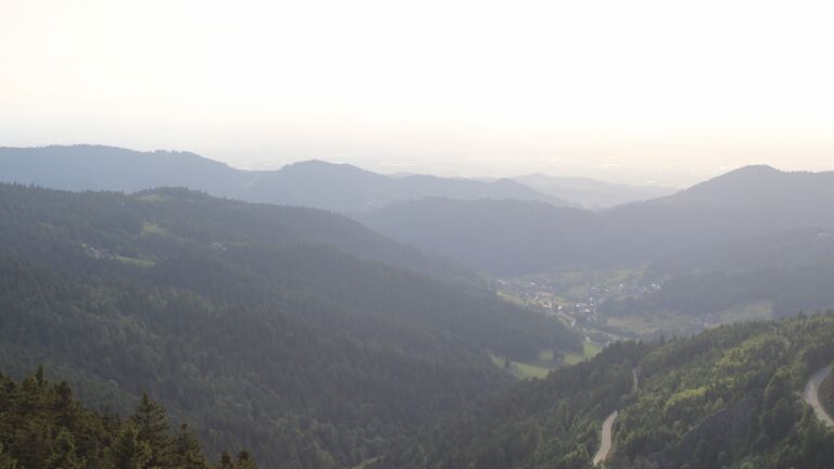 Dieses Bild zeigt eine Webcam-Aufnahme vom Achertal, aufgenommen am Donnerstag, den 29.05.2025 um 19:40 Uhr. Die Temperatur betrug 13.2°C.