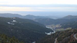 Dieses Bild zeigt eine Webcam-Aufnahme vom Achertal, aufgenommen am Mittwoch, den 19.11.2025 um 16:00 Uhr. Die Temperatur betrug -0.9°C.