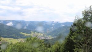Dieses Bild zeigt eine Webcam-Aufnahme vom Achertal, aufgenommen am Freitag, den 17.07.2026 um 15:50 Uhr. Die Temperatur betrug 19.1°C.