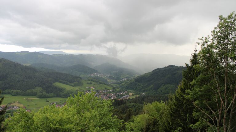 Dieses Bild zeigt eine Webcam-Aufnahme vom Achertal, aufgenommen am Donnerstag, den 14.05.2026 um 17:50 Uhr. Die Temperatur betrug 7.6°C.