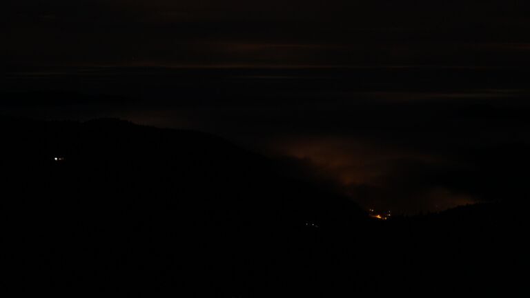 Dieses Bild zeigt eine Webcam-Aufnahme vom Achertal, aufgenommen am Montag, den 22.12.2025 um 07:00 Uhr. Die Temperatur betrug 6.8°C.