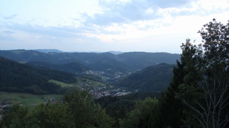 Dieses Bild zeigt eine Webcam-Aufnahme vom Achertal, aufgenommen am Dienstag, den 08.09.2026 um 20:10 Uhr. Die Temperatur betrug 25.5°C.